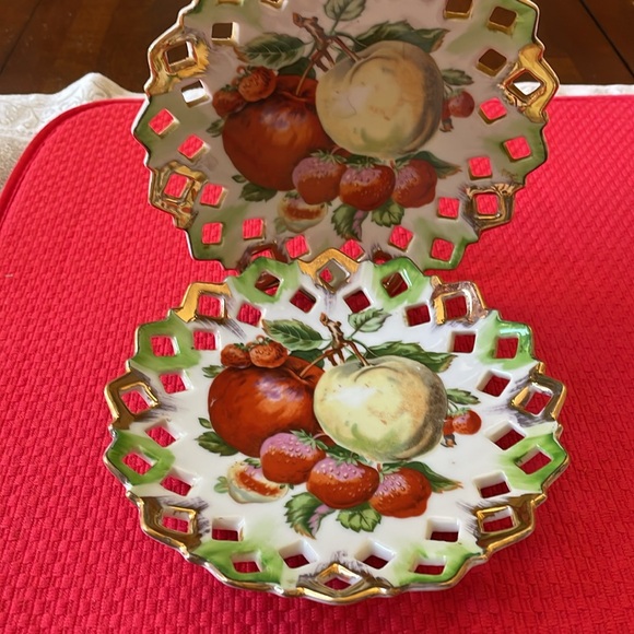 VTG set of 2 Original Porcelain Handpainted Plates Fruit Apple Strawberry Japan - Picture 10 of 11
